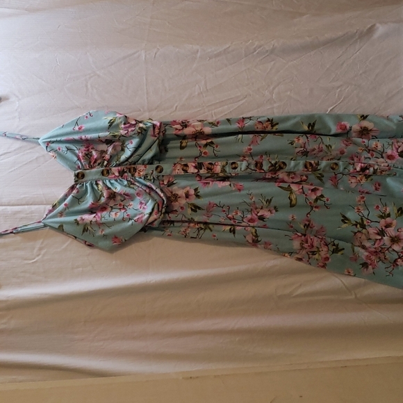 dresses! - Picture 2 of 7